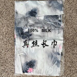 Elegant Silk Scarf with Floral Design 100% silk